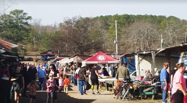 One Of The South’s Largest Outdoor Markets Is Right Here In Alabama And You’ll Want To Visit