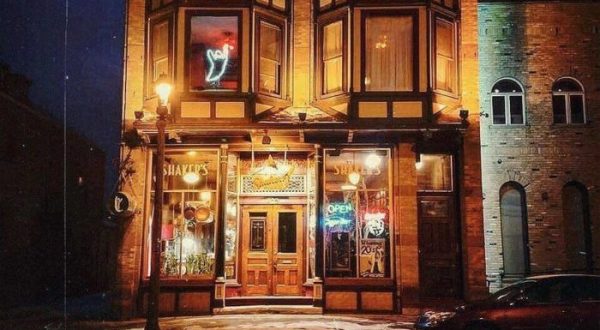 You Have To Visit This Haunted Wisconsin Bar With Mafia Roots