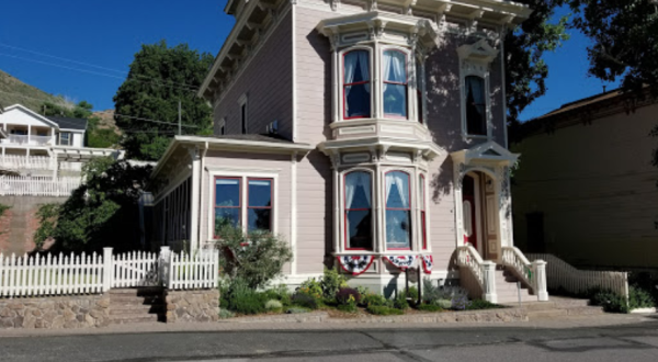 Stay In A Real Victorian Mansion When You Spend The Night At This Historic B&B In Nevada