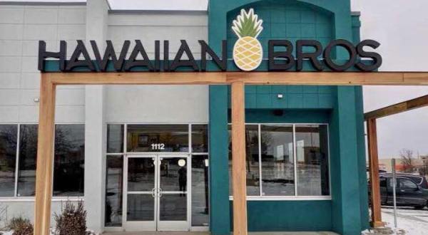 This Hawaiian-Themed Restaurant In Missouri Will Transport You Straight To The Islands