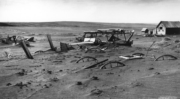 These 9 Never-Before-Seen Photos Of The Dust Bowl In South Dakota Will Shake You To Your Core