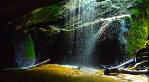 The Hike To This Little-Known Ohio Waterfall Is Short And Sweet