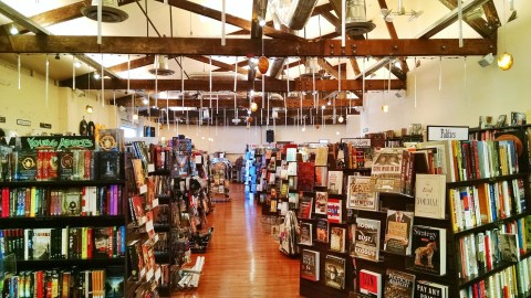 The Largest Discount Bookstore In Arizona Has More Than 500,000 Books