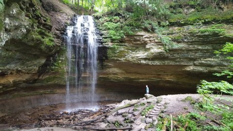 The Hike To This Little-Known Michigan Waterfall Is Short And Sweet