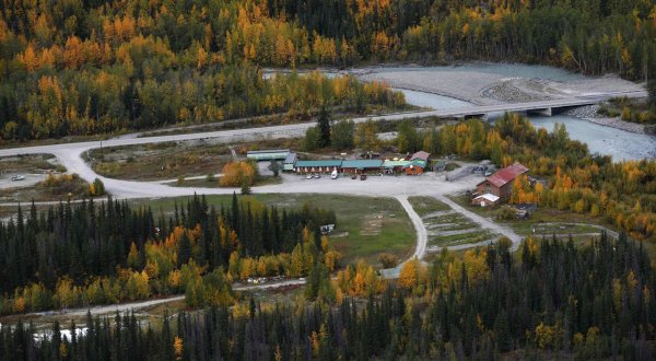 This Historic Alaskan Roadhouse Sits On The Edge Of The Wilderness