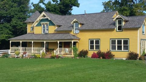 There's A Bed And Breakfast On This Horse Farm Near Detroit And You Simply Have To Visit