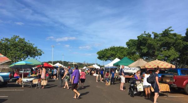This Massive Farmers Market In Hawaii Is Unlike Anything You’ve Ever Experienced Before