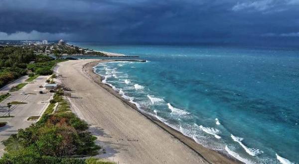 The Beachfront Park In Florida That’s Perfect For Your Next Afternoon Adventure