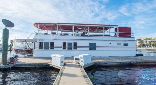 Spend The Night On The Water In This Wonderfully Cool Houseboat In Florida
