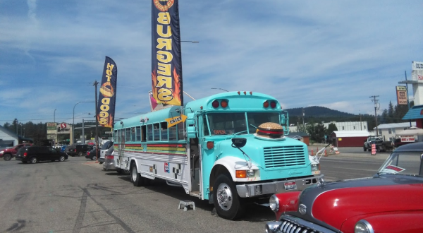 There’s A Diner On This Bus In Idaho And It’s The Quirkiest Place To Enjoy A Meal