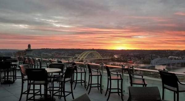 7 Patio Restaurants In Cincinnati Where You Can Dine And Watch The Sun Go Down
