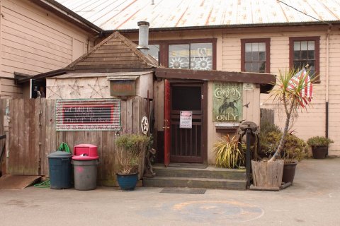 The Roadside Hamburger Hut In Northern California That Shouldn’t Be Passed Up