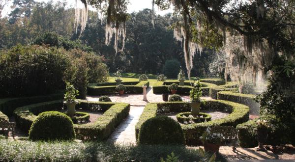 You Can’t Pass Up A Visit To These Hidden Gardens In Louisiana