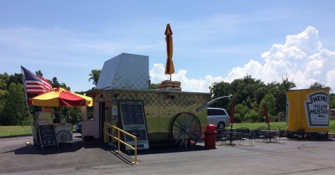 This Hot Dog Stand In Missouri Has More Than Two Dozen Types Of Hot Dogs & You'll Want To Try Them All