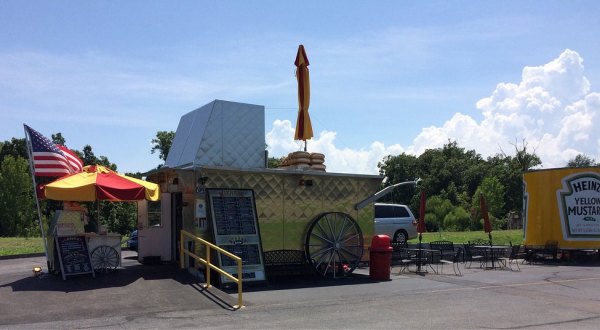 This Hot Dog Stand In Missouri Has More Than Two Dozen Types Of Hot Dogs & You’ll Want To Try Them All