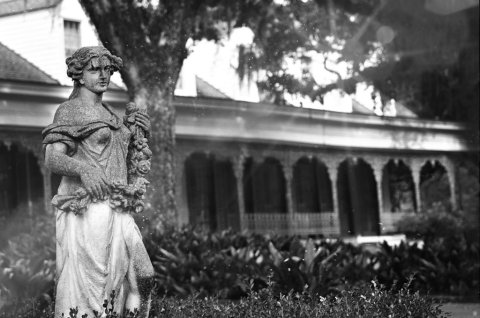 Spend A Night In One Of The Most Haunted Homes In Louisiana If You Dare