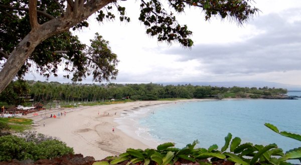 Only 25 Lucky People Are Allowed To Visit This Gorgeous Hawaii Beach At A Time