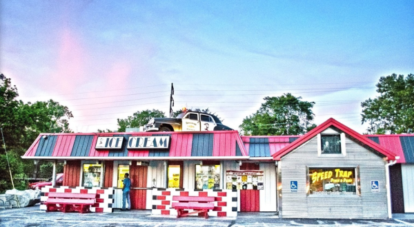 SpeedTrap Diner Is Cleveland’s Very Own 50s-Themed Diner