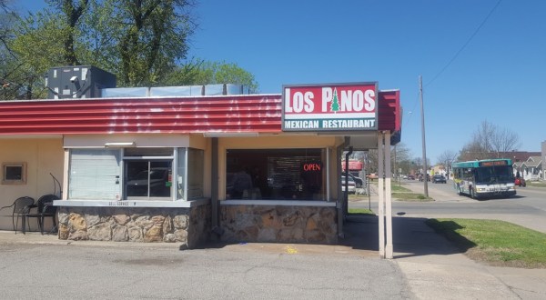 The Fried Tacos At This Tiny Kansas Restaurant Are Just As Incredible As They Sound