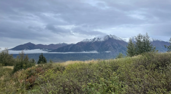This Short Spring Hike In Alaska Has An Incomparable View