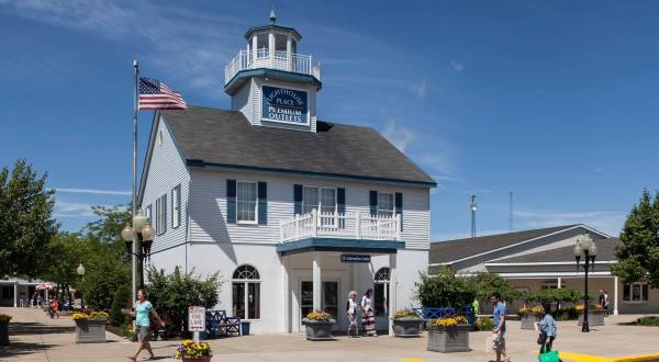 This Lighthouse Lover’s Outlet In Indiana Is The Spring Bargain Hunting Experience You’ve Been Looking For