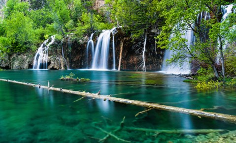 Hanging Lake In Colorado Is So Beautiful You Need A Reservation To Visit