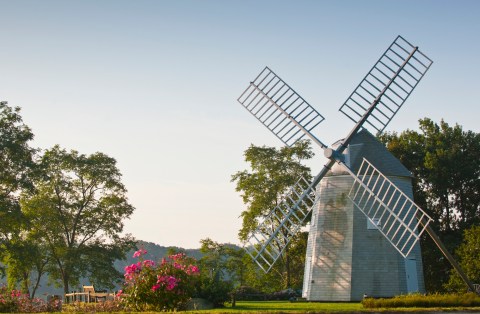 Plan A Picnic At The Charming Eastham Windmill Park In Massachusetts