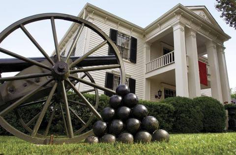 History Buffs Will Love This Civil War-Themed Tour Just Outside Of Nashville