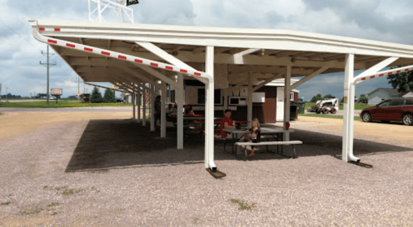 The Roadside Hamburger Hut In Minnesota That Shouldn’t Be Passed Up