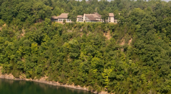 There’s A Breathtaking Hotel Tucked Away Inside Of This Kentucky State Park