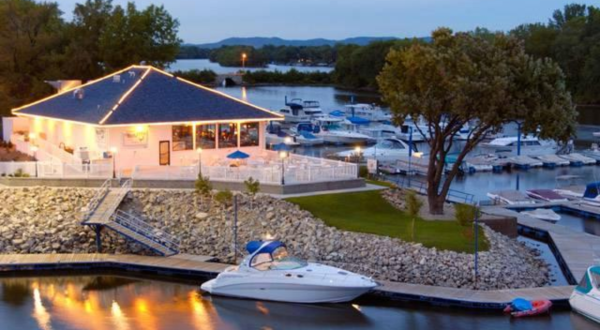 This Waterfront Wisconsin Restaurant Takes Outdoor Dining To A Whole New Level