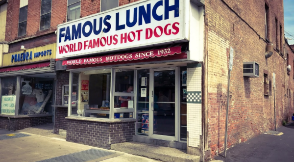 The Mini Hot Dogs From This Longstanding New York Restaurant Have Only Gotten Better With Time