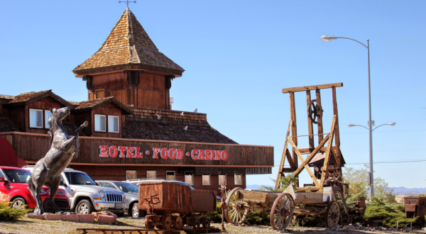 This Old West-Themed Hotel In Nevada Is A Wild Adventure That You’re Bound To Adore