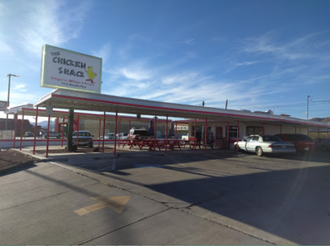 This Old-School Nevada Restaurant Serves Chicken Dinners To Die For