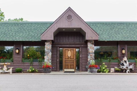 The Rustic Elegance Of This Michigan Restaurant Will Take You On A Woodsy Adventure