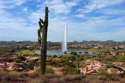 This Arizona Fountain Is The Coolest Thing You'll Ever See For Free