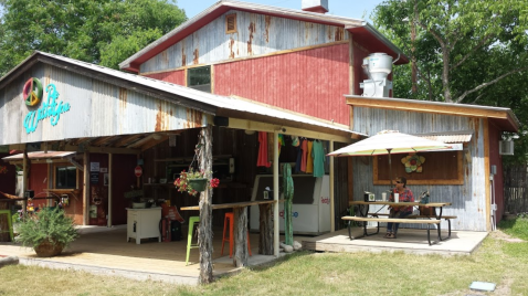 A ‘60s-Themed Restaurant In Texas, Hippie Chic's River Shack Is A Groovy Place To Dine
