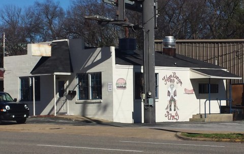 The Roadside Hamburger Hut In Alabama That Shouldn't Be Passed Up