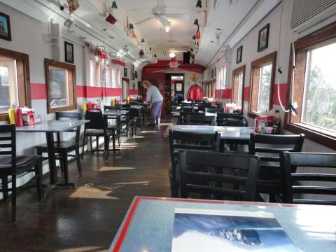There's A Train-Themed Restaurant South Of Cleveland And You'll Want To Visit