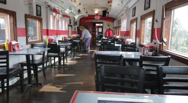 There’s A Train-Themed Restaurant South Of Cleveland And You’ll Want To Visit