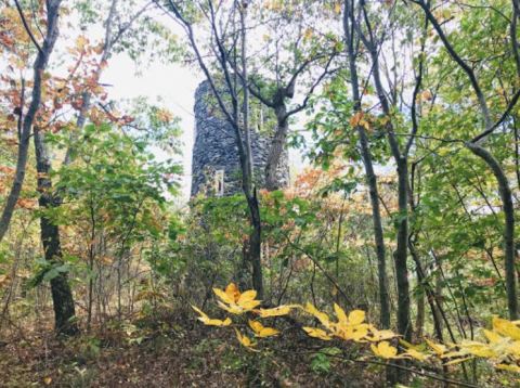 6 Easy Mountain Hikes In Connecticut That Even The Kids Will Love