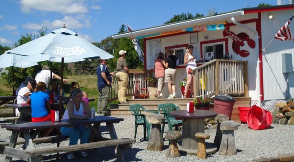 This Tiny Takeout Shack In Maine Doesn’t Look Like Much But It’s So Worth The Visit