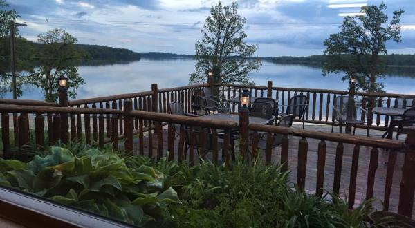 This Lakeside Cabin Restaurant In Minnesota Is Downright Dreamy And You Need To Visit