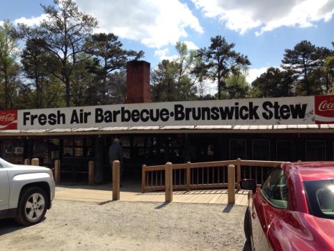 The Georgia BBQ Joint That Has Been Slingin’ The Most Mouthwatering ‘Que Since The 1920s