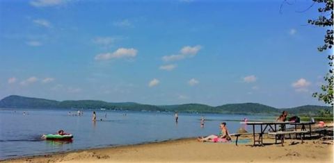 This One Beautiful Vermont Lake Has A Beach That Rivals The Coast