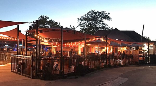 This Idaho Restaurant Is Located Right On The Riverbank And It’s A Magical Place To Dine
