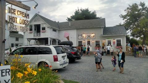 Your Tastebuds Will Love The Massive Ice Cream Cones From This Delicious Maine Sweet Shop