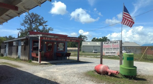 The Tiny Smoke Shack In Alabama That Serves The Tastiest BBQ Around