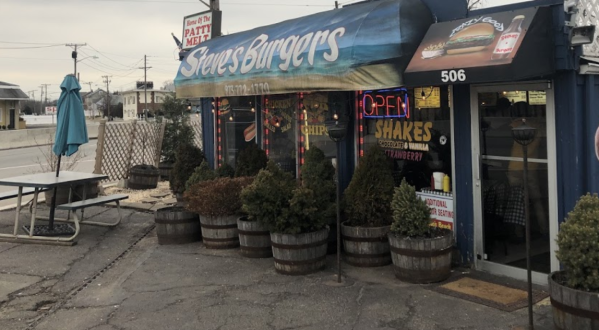 The Roadside Hamburger Hut In New Jersey That Shouldn’t Be Passed Up