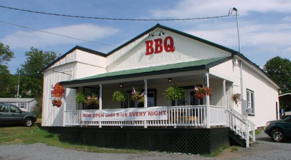 People Swear By The Barbecue From This Unsuspecting Smokehouse In Virginia